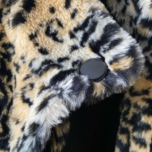 Tulle Faux Fur Leopard Coat with bracelet sleeves - Picture 3 of 3